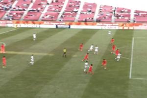 第18分钟，乌兹别克斯坦一度取得破门，越位在先入球无效