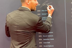 劳伦斯奖官方致敬梅西：两届劳伦斯世界年度最佳男运动员
