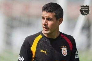 加拉塔萨雷助教：亚马尔防线端偶尔会走神，也许我们可以利用这点