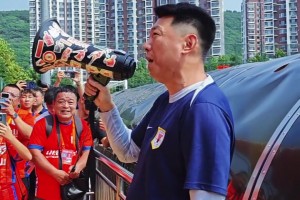 压力给到大连英博！泰山主帅喊话：赛季最后一个主场死磕成都蓉城
